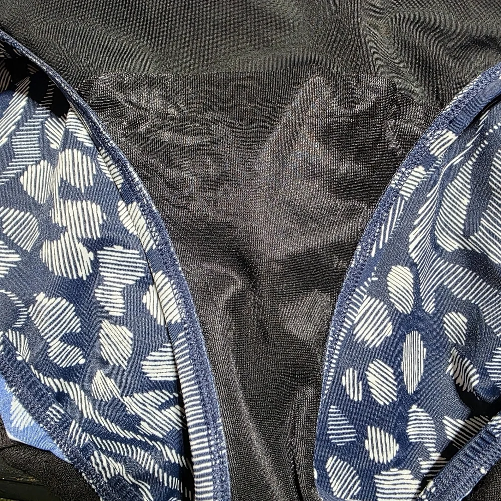 EUC MIRACLESUIT BLOCKBUSTER NAVY WHITE SWIMSUIT SZ12